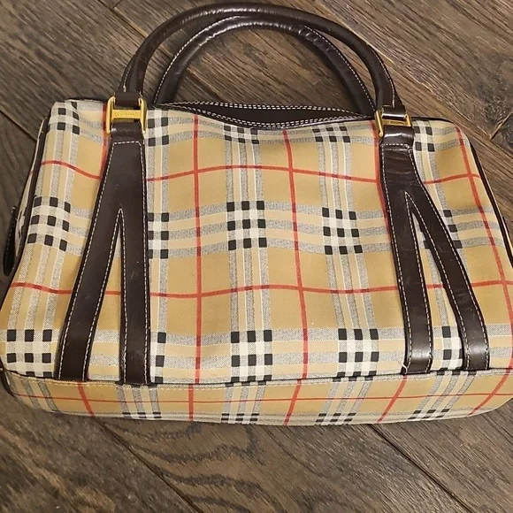 Designer Inspired Purse - Picture 11 of 16